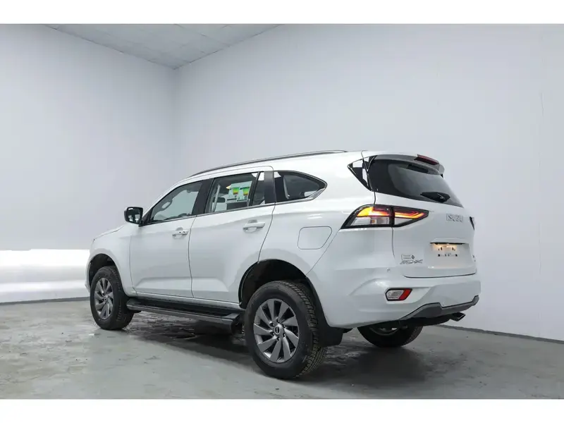 Isuzu MUX 2024