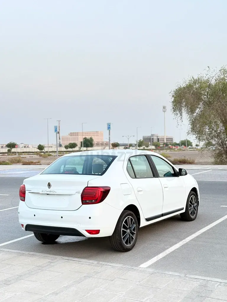 رينو سيمبول 2021