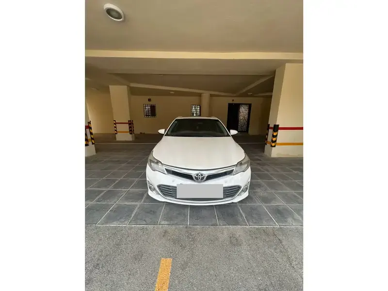 تويوتا أفالون 2013