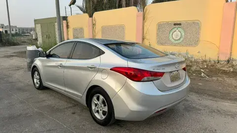 هيونداي إلنترا 2012