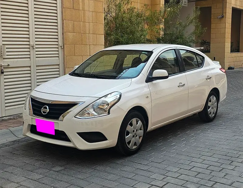 Nissan Sunny 2022