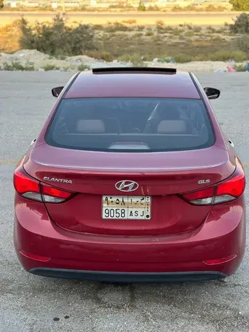 هيونداي إلنترا 2015