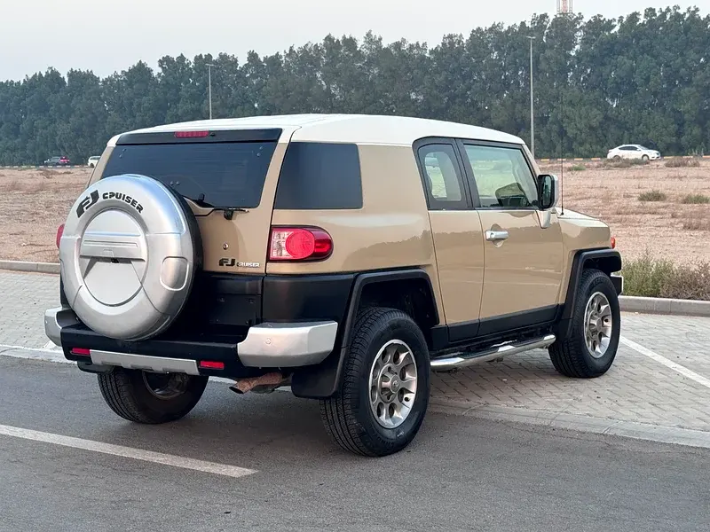 تويوتا اف جي كروزر 2013