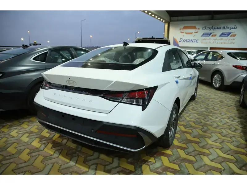 هيونداي إلنترا 1500 سمارت 2025