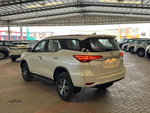 تويوتا فورتشنر 2.4L GX2 Diesel 4X4 2025 الجديد
