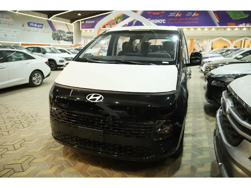 هيونداي ستاريا ستاندر 2025