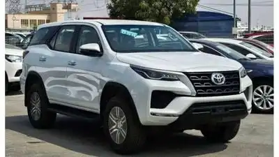 تويوتا فورتونر Toyota Fortuner 2.7L petrol Full Option 4x4 2024
