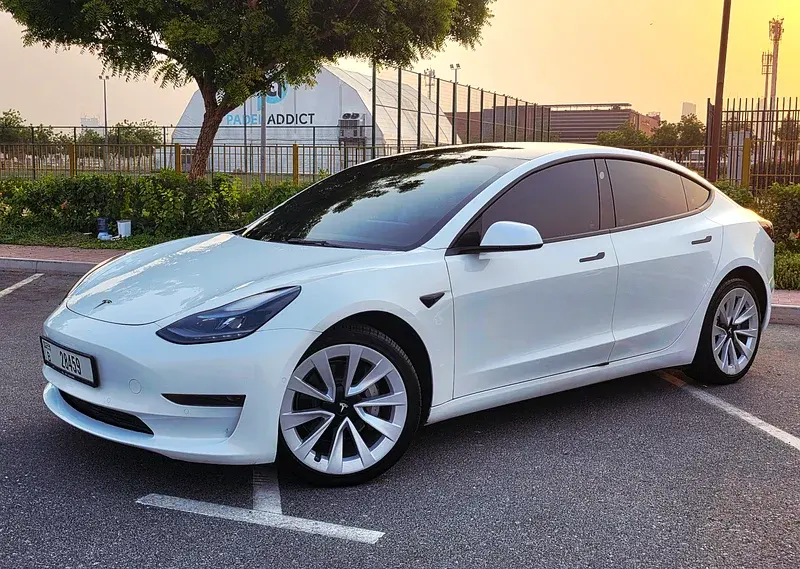 TESLA MODEL 3 2022