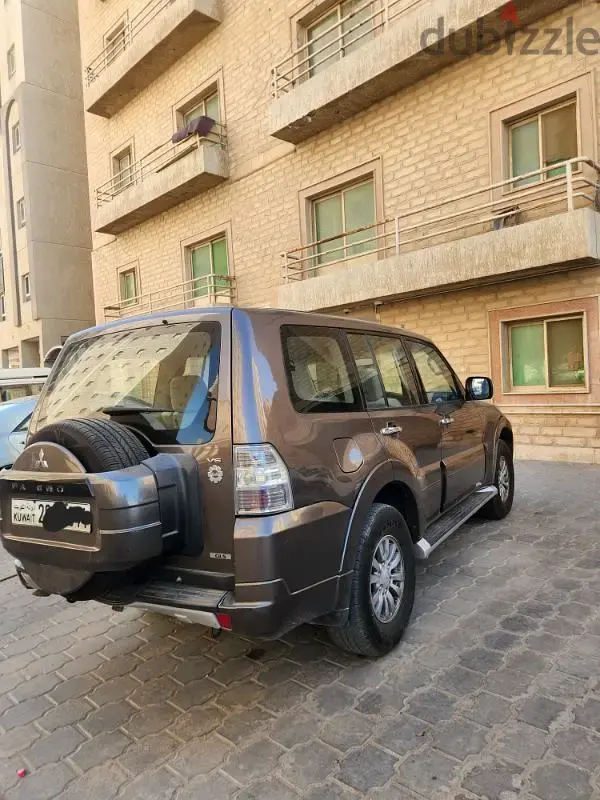 ميتسوبيشي باجيرو 2013