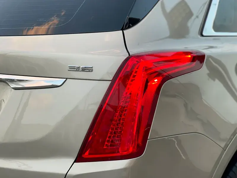 كاديلاك XT5 2017