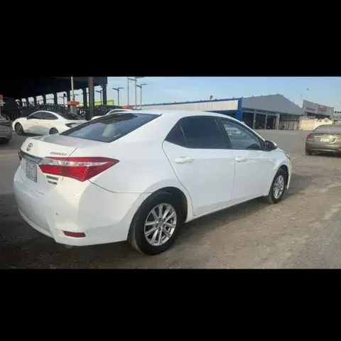 تويوتا كورولا 2015