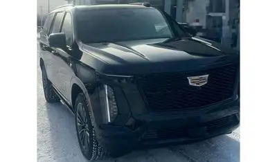 كاديلاك إسكالاد (SWB) Sport Platinum V8 6.2L / Standard 22"Dark Grey Wheels/Cool box