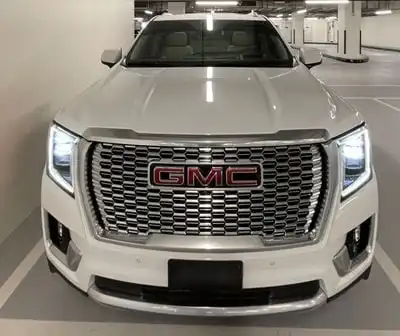 GMC Yukon Denali 6.2L (8 Seater)
