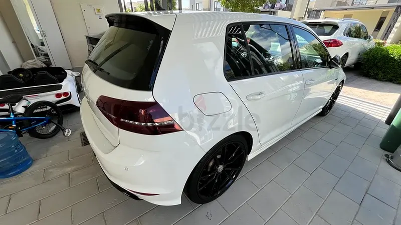 فولكس واجن جولف 2017