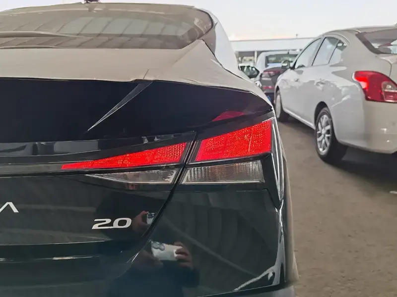 هيونداي إلنترا 2025 سمارت