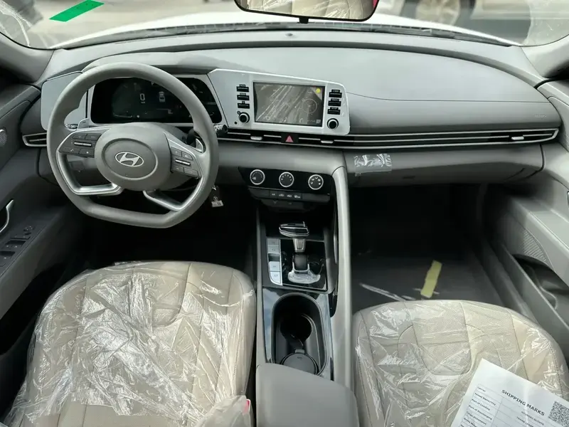Hyundai Elantra 2025