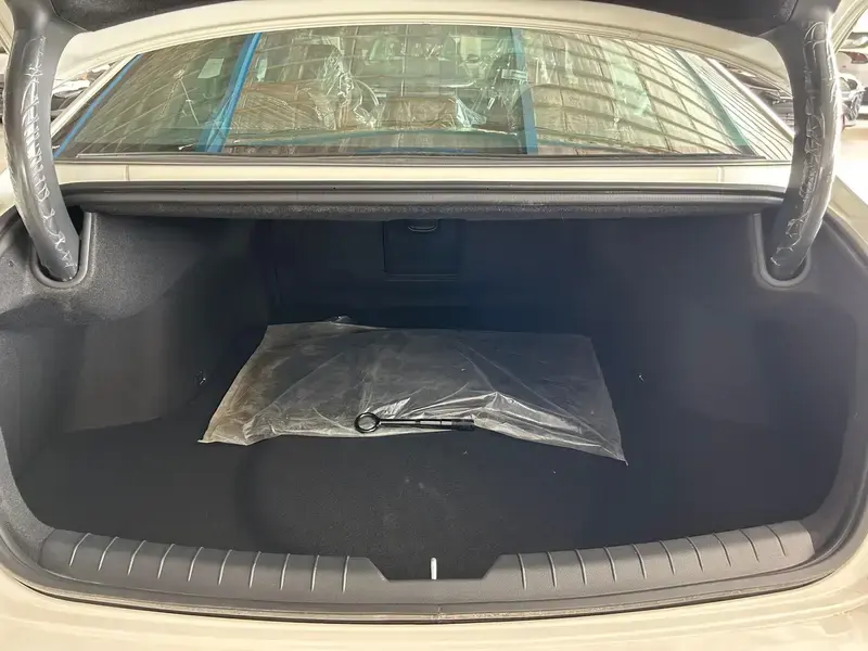 KIA K8 2025