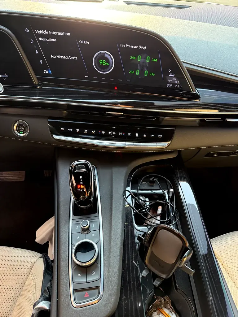 كاديلاك اسكاليد 2021