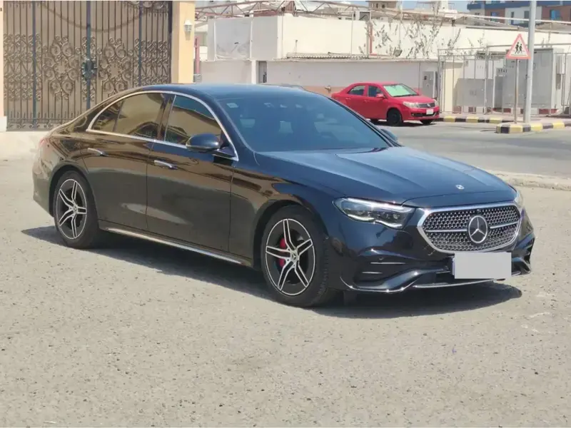 مرسيدس E 300 AMG-Line 2.0L twin turbo 4Matic 2024