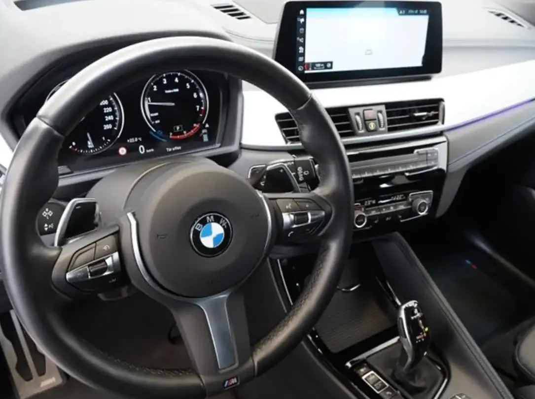 بي أم دبليو X1 2023