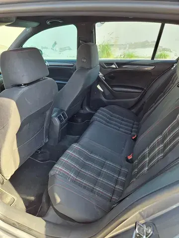 فولكس واجن جولف GTI 2011
