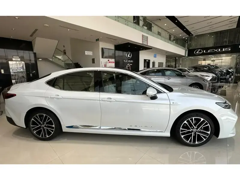 CAMRY 2.5 SEDAN PETROL AUTOMATIC 4X2 LE 2025