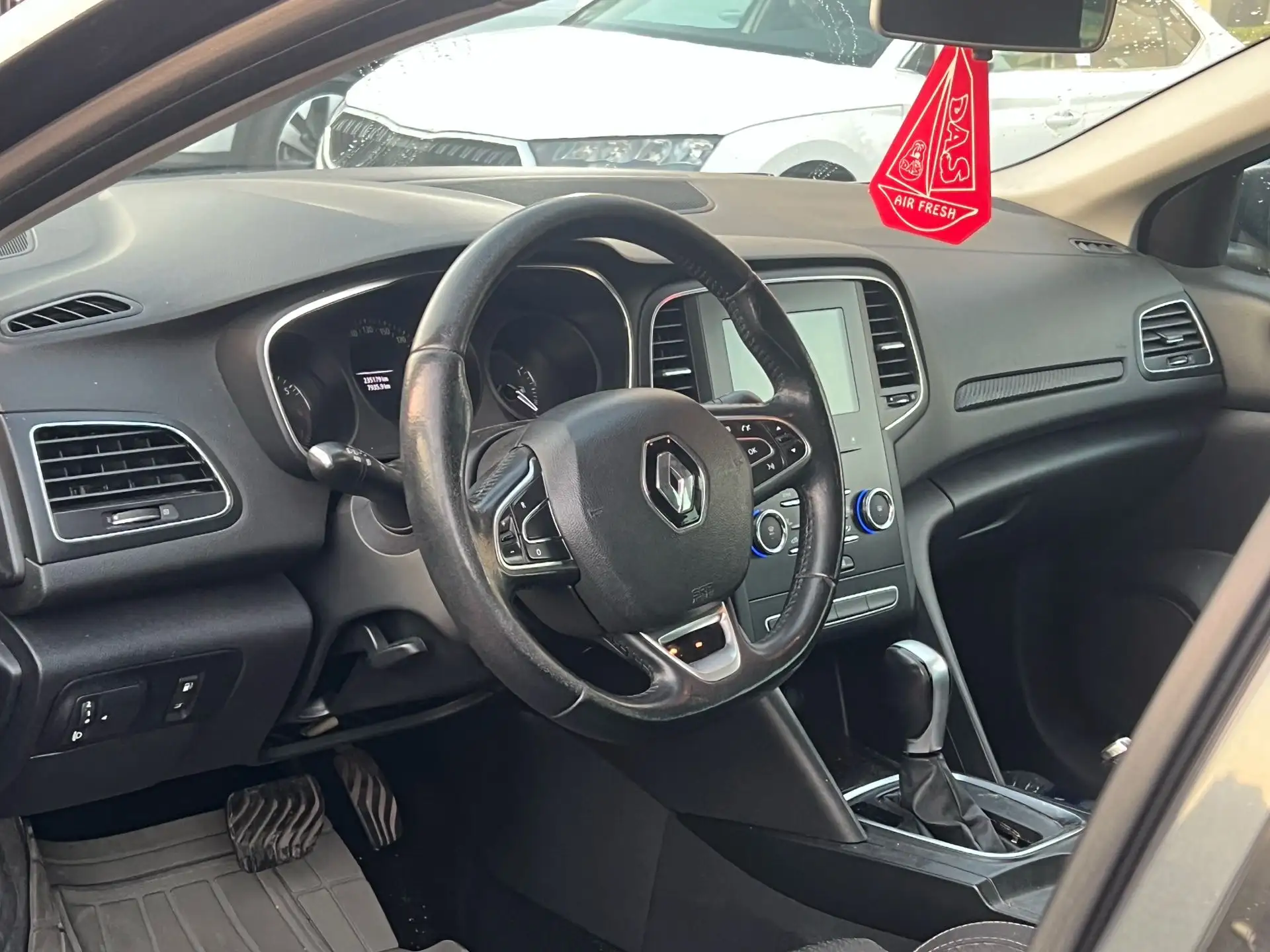 رينو ميجان 2020