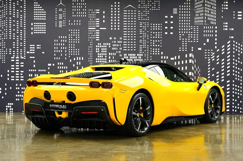 فيراري SF90 Stradale 2022