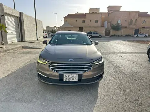 Ford Taurus 2020