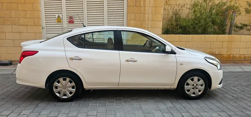 Nissan Sunny 2022
