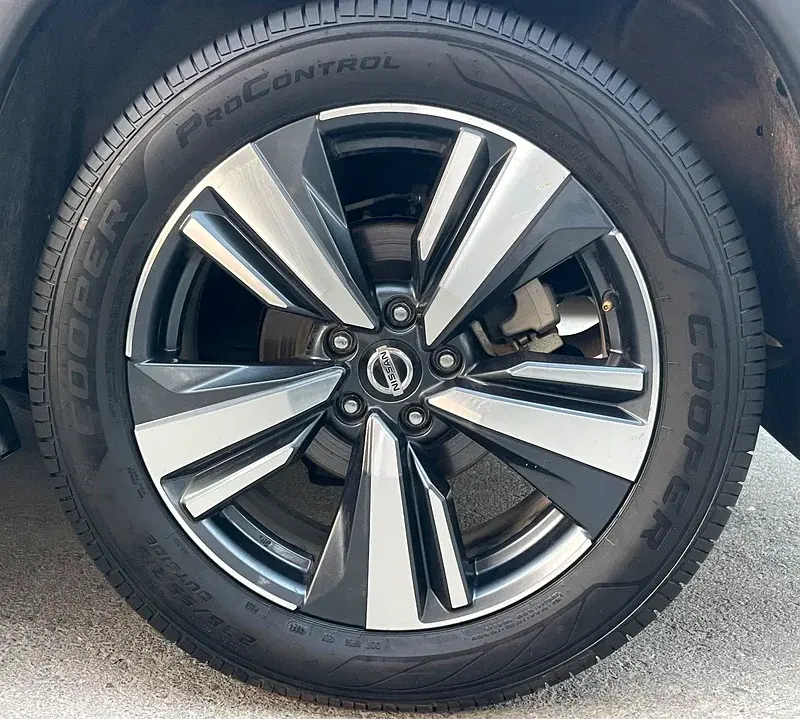 نيسان روج 2021