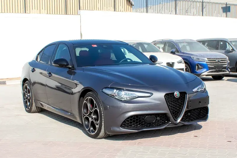 ألفا روميو جوليا 2023