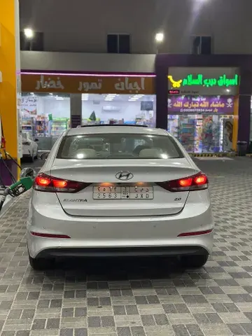 هيونداي إلنترا 2018