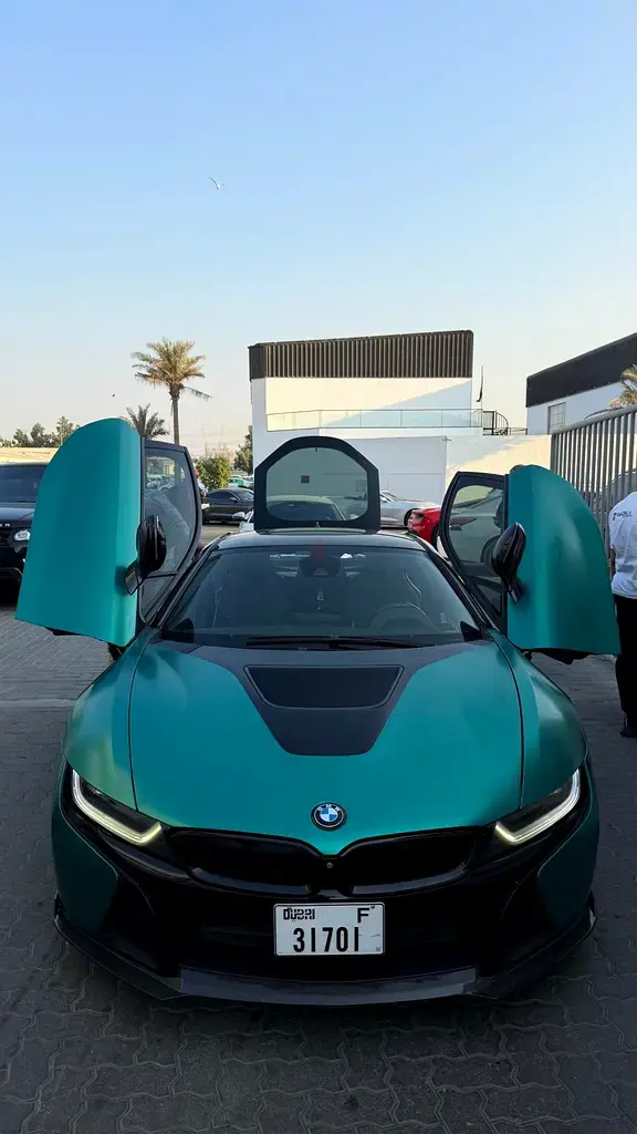 بي أم دبليو i8 2014