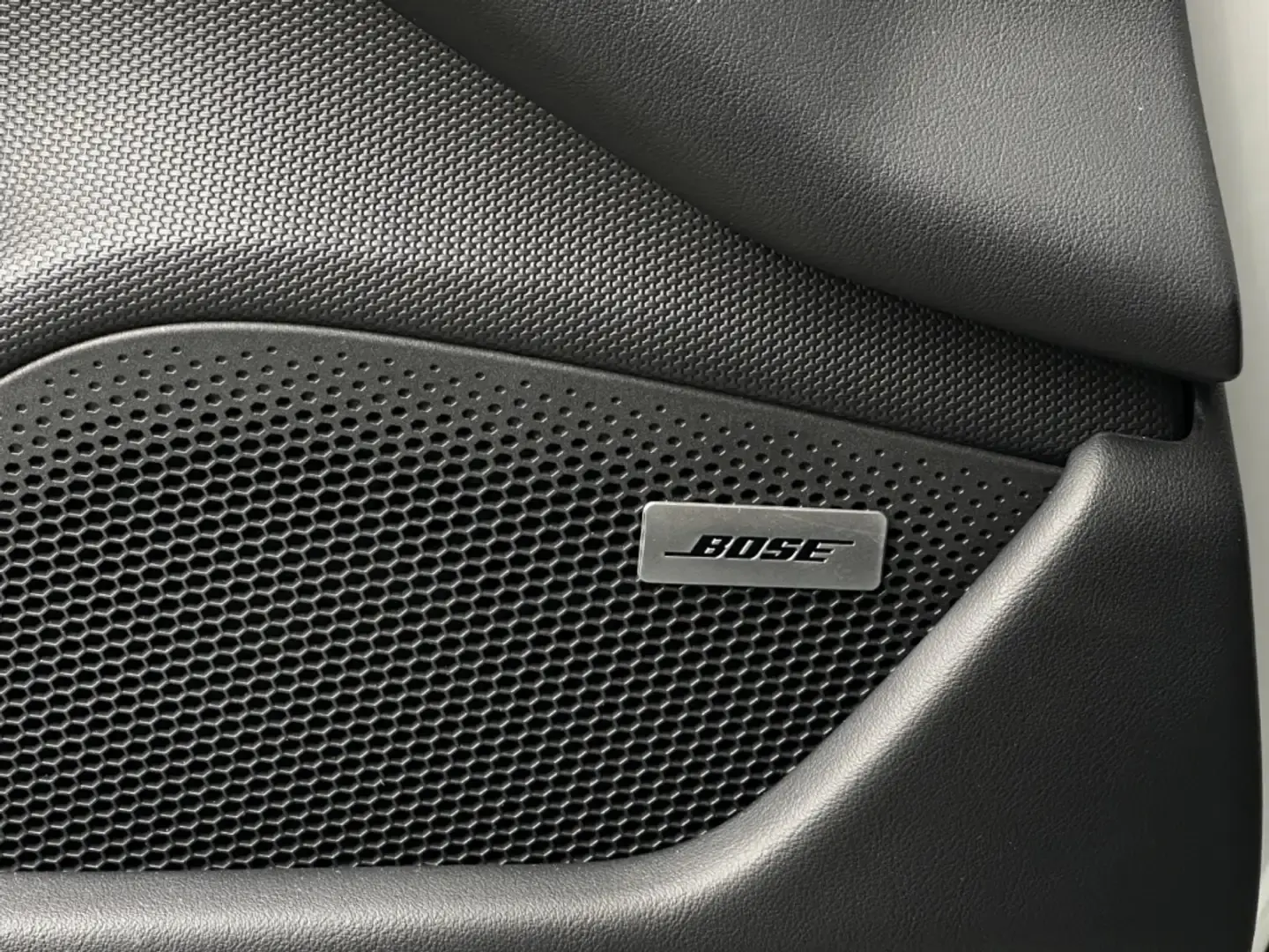 بورش تايكان 2022