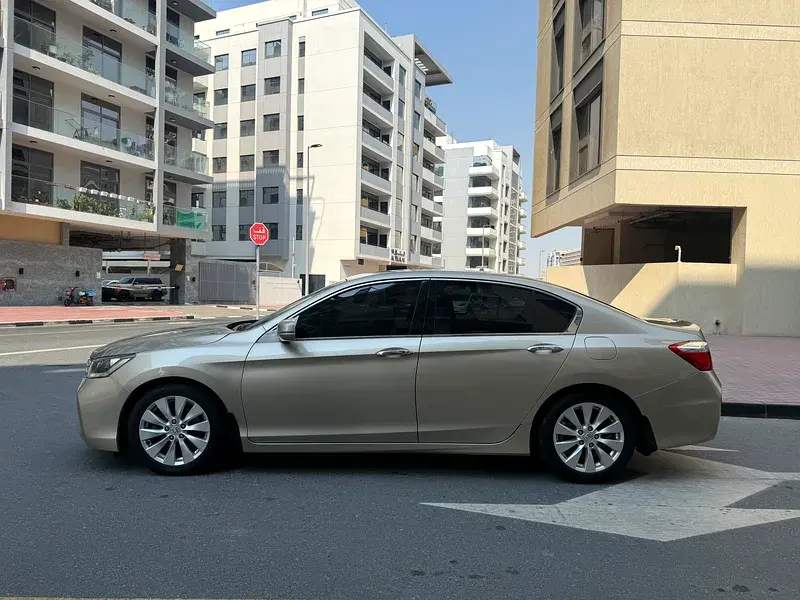 هوندا أكورد 2015