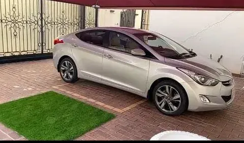 هيونداي إلنترا 2012