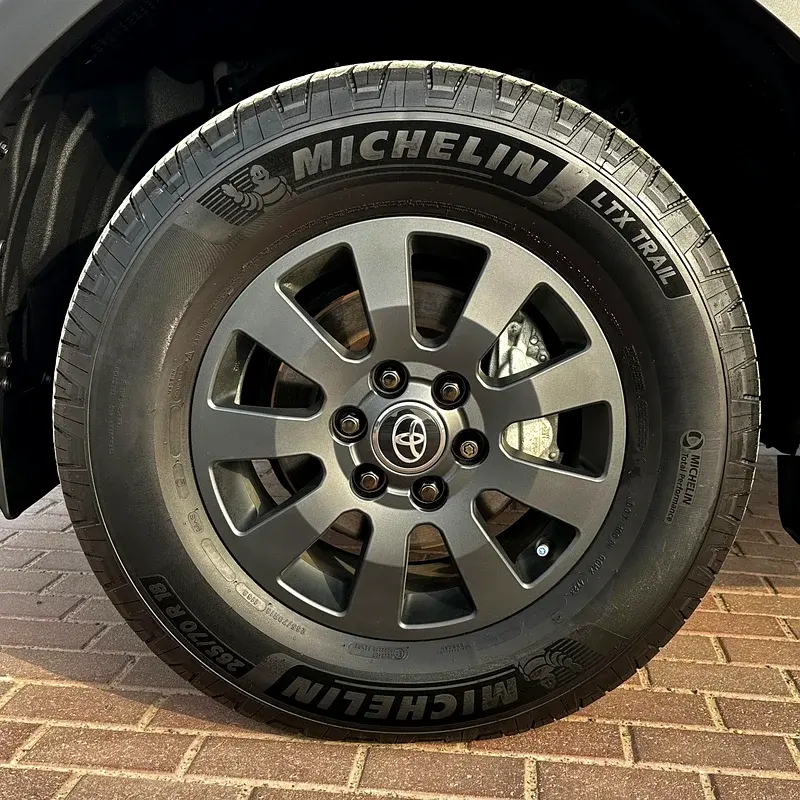 تويوتا برادو 2024