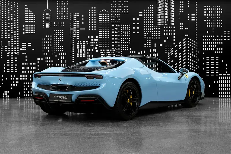 فيراري 296 GTS 2025