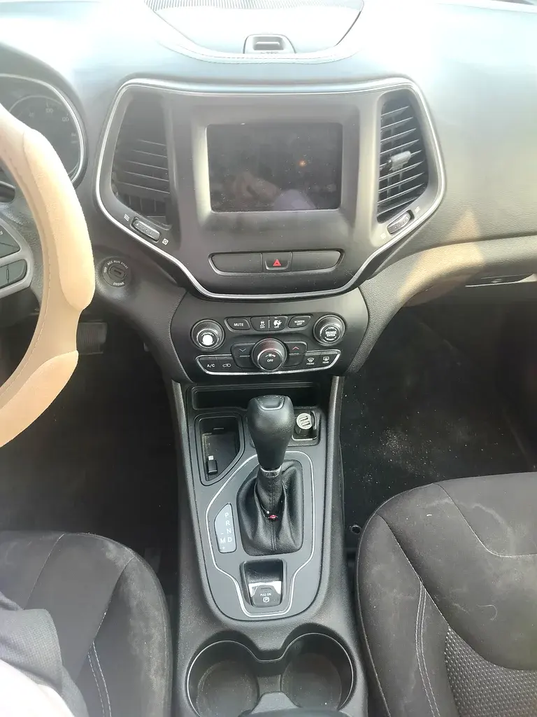 جيب شيروكي 2019