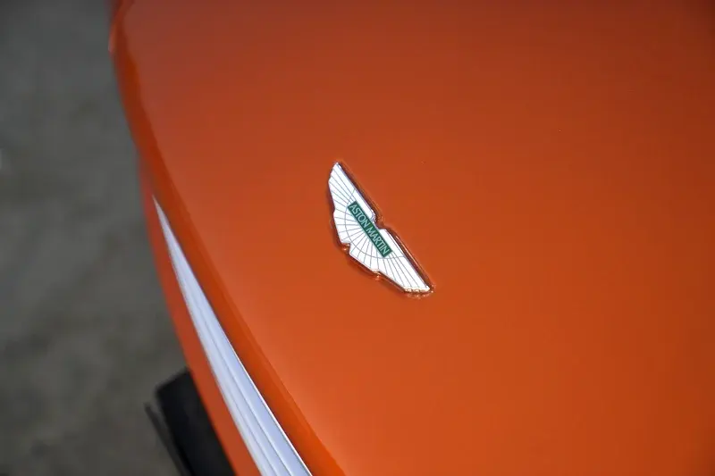 Aston Martin Virage 2012