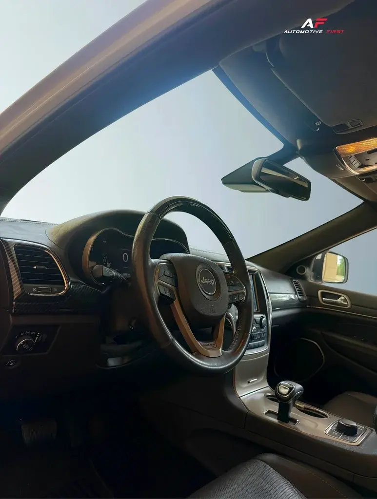 جيب جراند شيروكي 2014