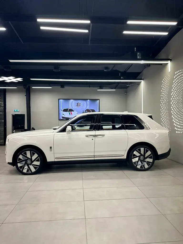 رولز رويس كولينان 2025