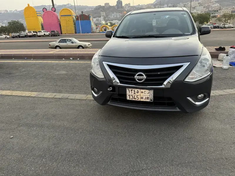 Nissan Sunny 2022