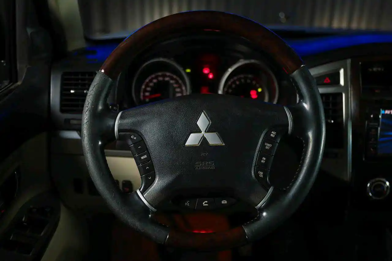 ميتسوبيشي باجيرو 2017