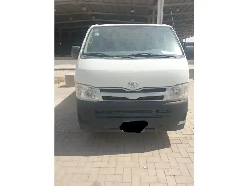 تويوتا هايس 2013