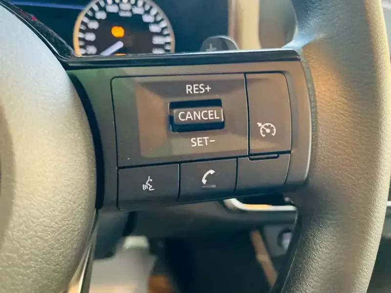 نيسان إكس-تريل 2025 5راكب دبل ستاندر