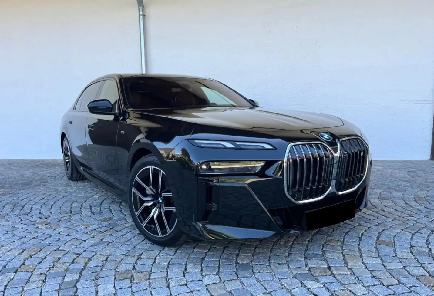 بي أم دبليو i7 2023