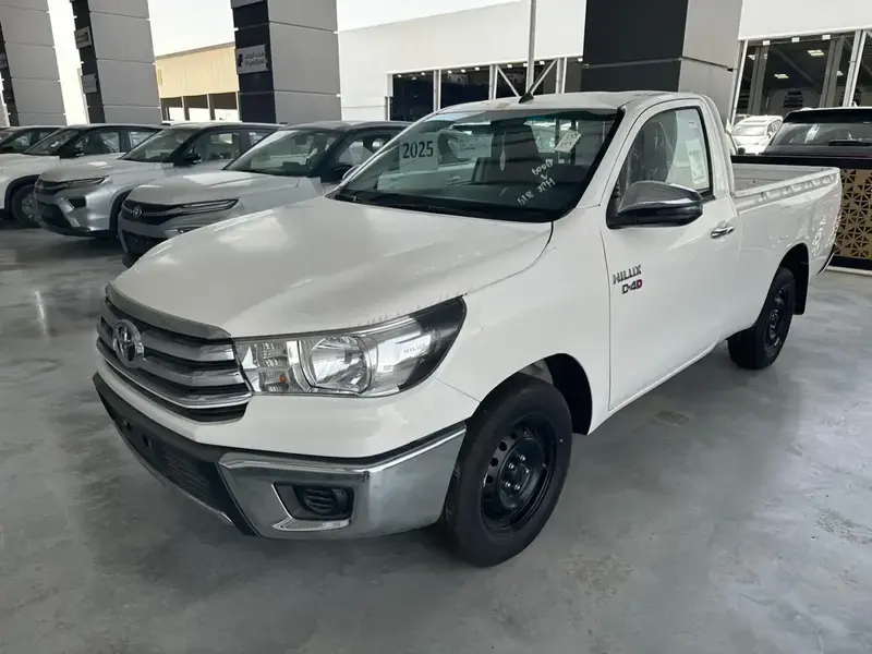 تويوتا هايلكس 2025 HILUX SC 2.4 PICK UP DIESEL MANUAL 4X2 GL 2025