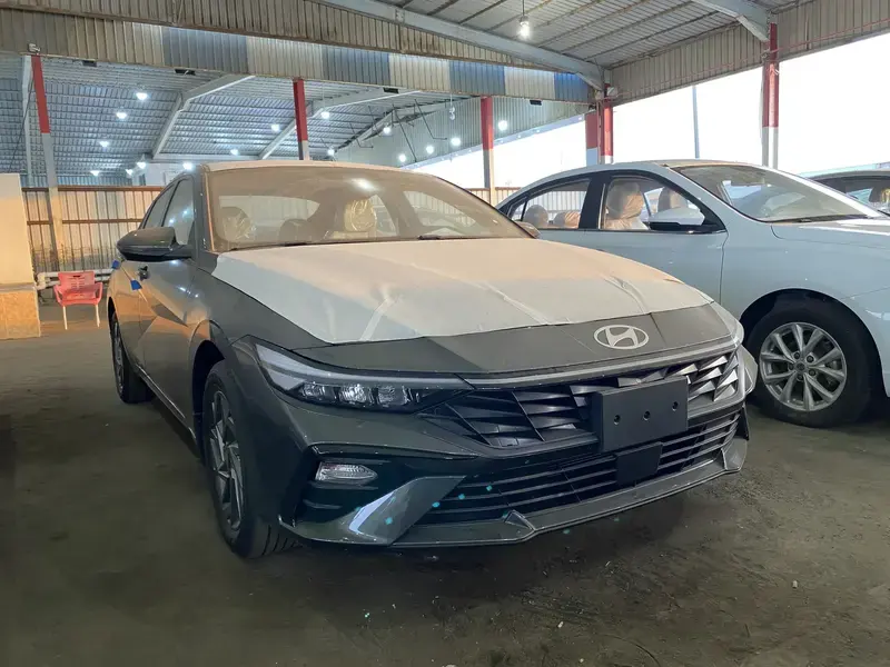 هيونداي إلنترا 2025 سمارت 2.0L